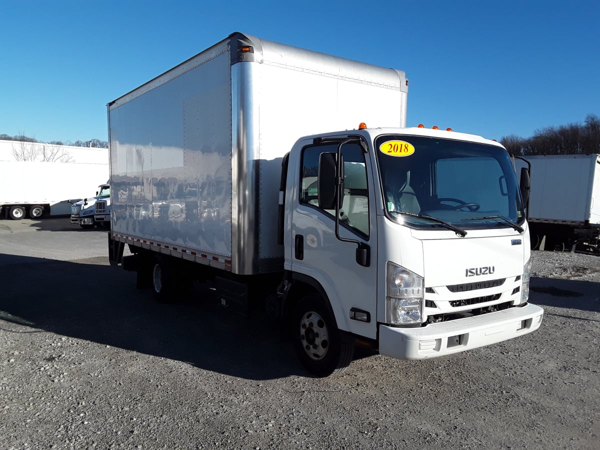 2018 Isuzu NPR HD 810425