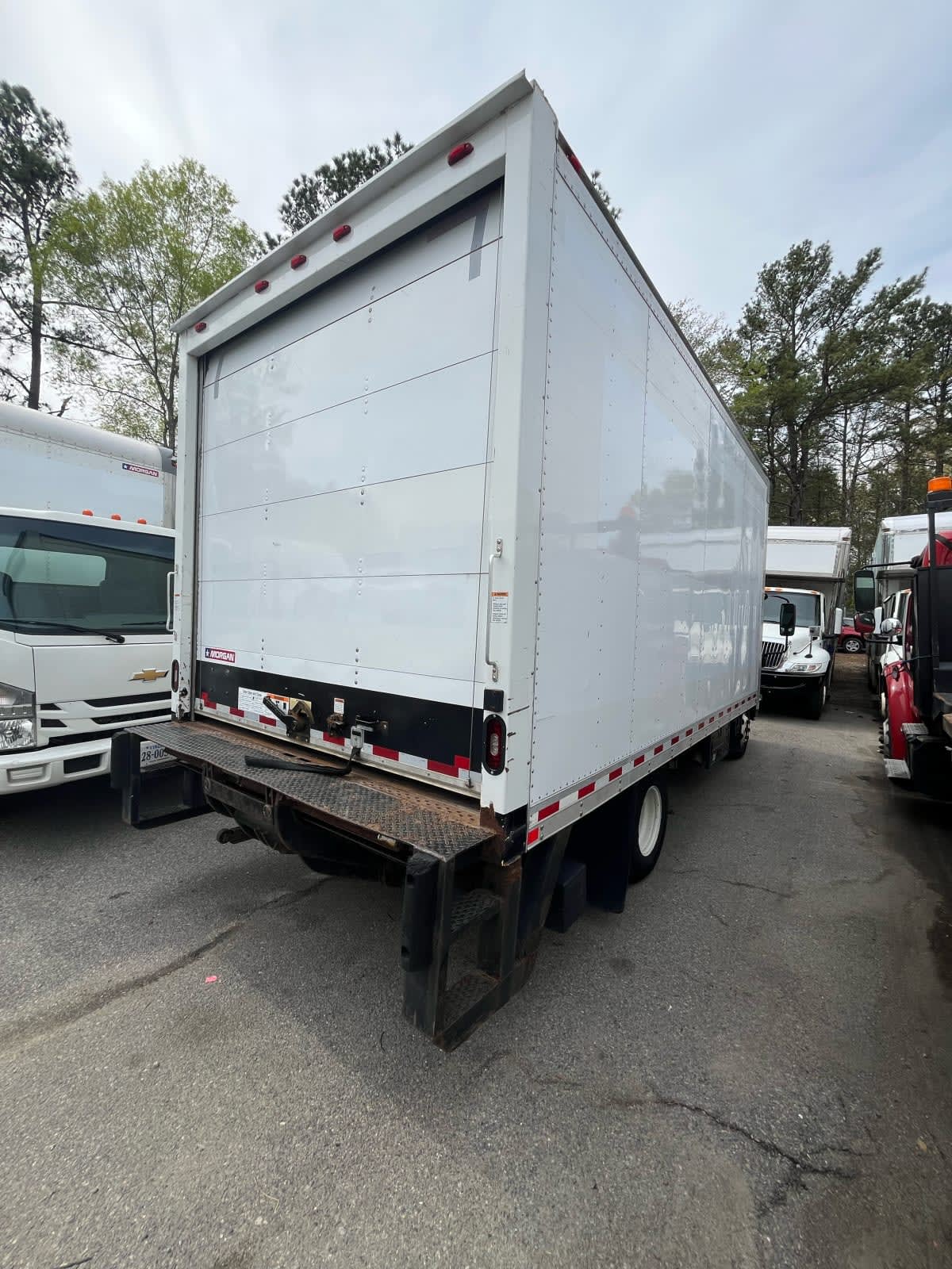 2019 Isuzu NPR HD 810528