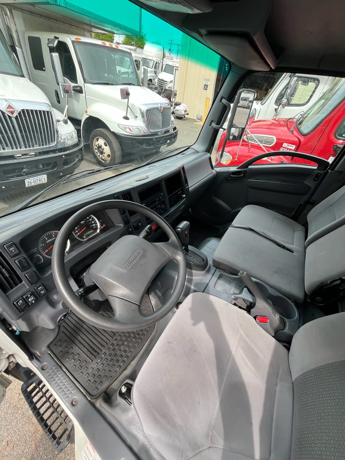 2019 Isuzu NPR HD 810528