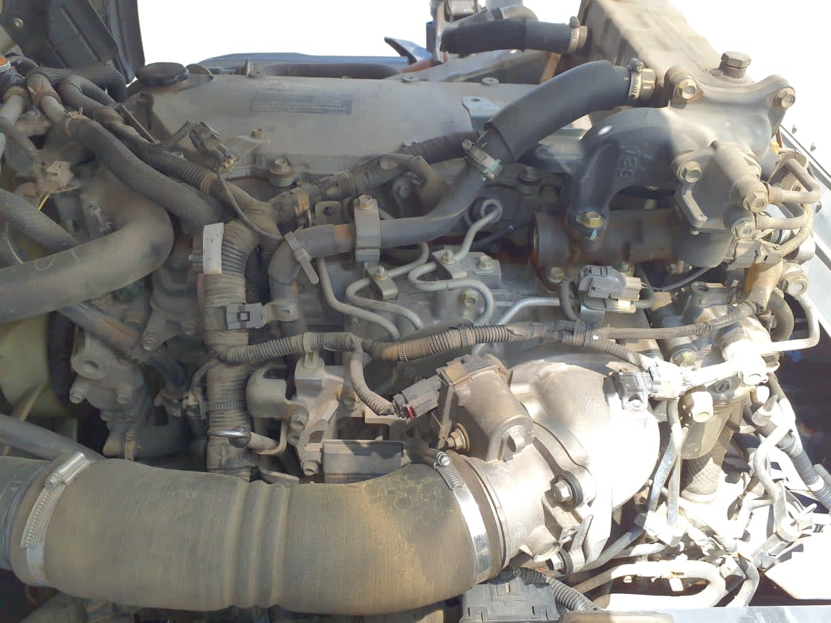 2018 Isuzu NPR HD 810547