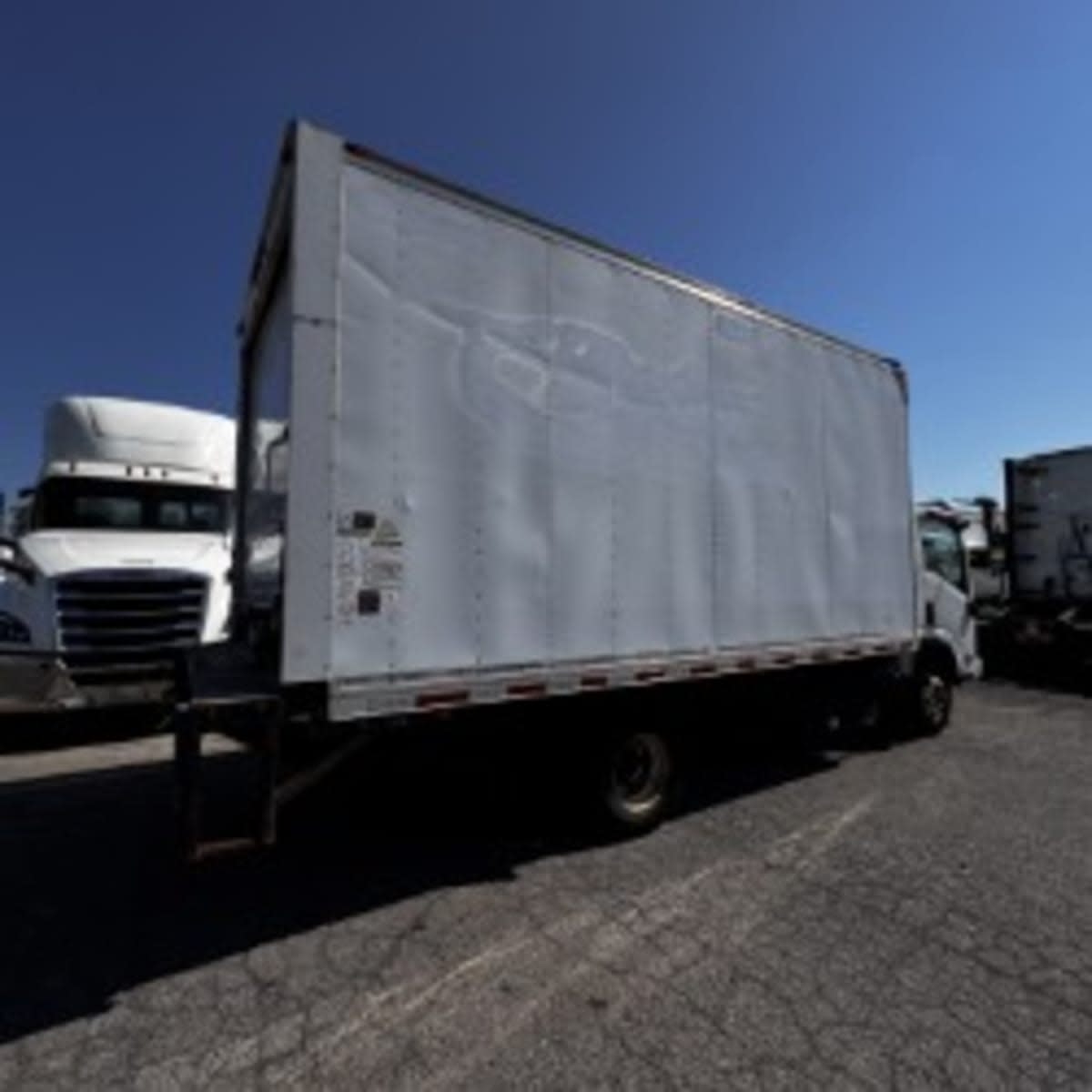 2019 Isuzu NPR HD 810600