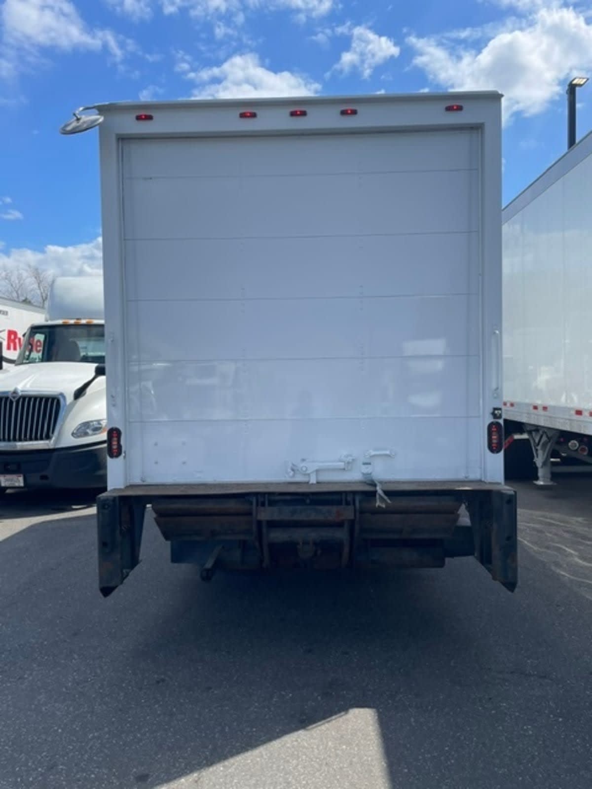 2019 Isuzu NPR HD 810628