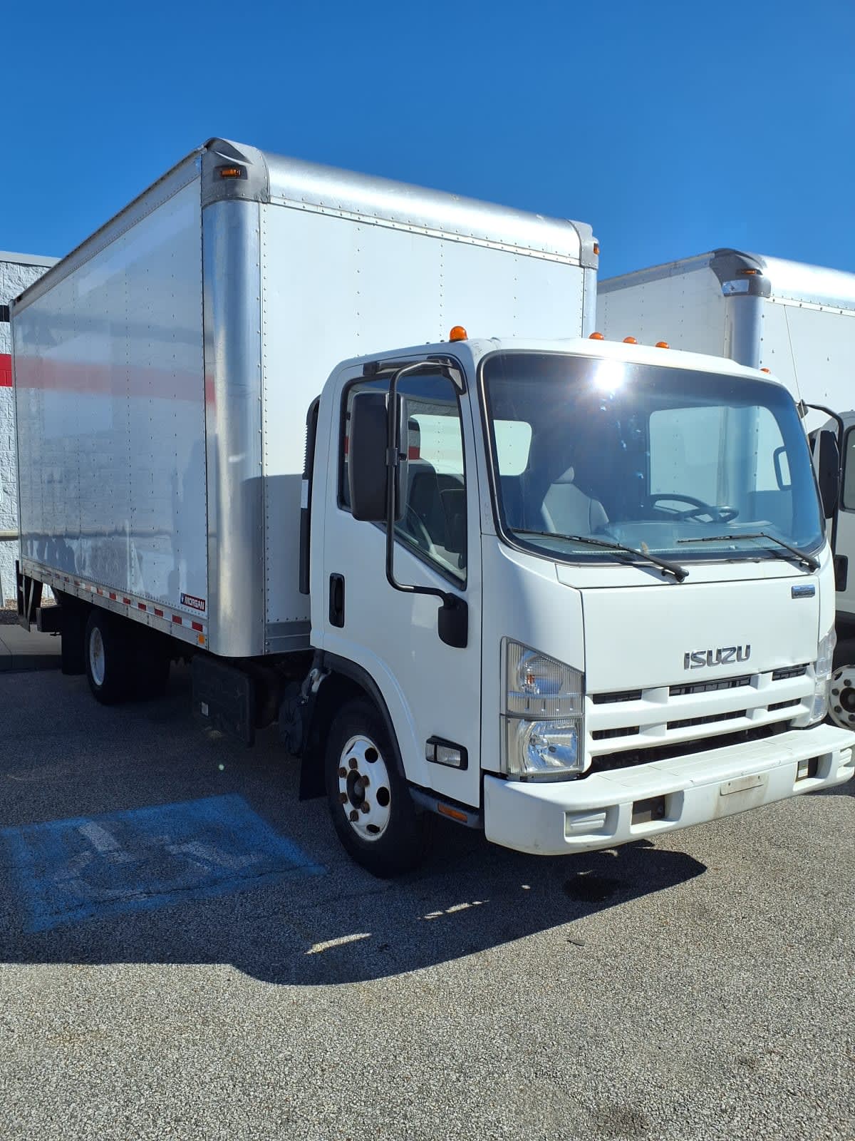 2019 Isuzu NPR HD 810631