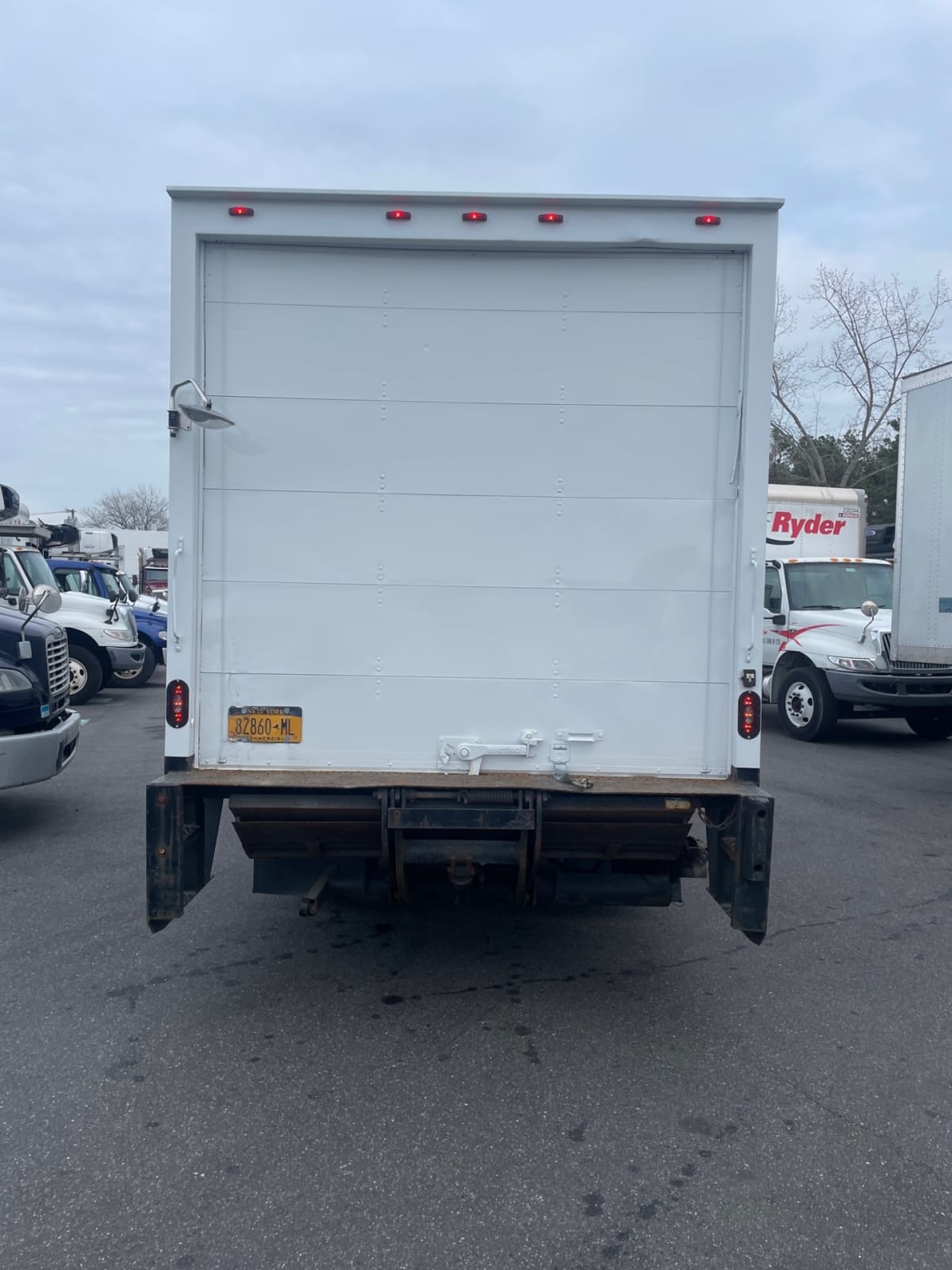 2019 Isuzu NPR HD 810649