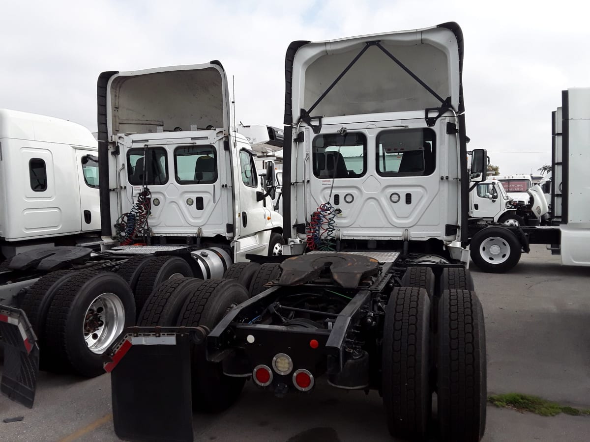 2019 Freightliner/Mercedes CASCADIA 125 810894