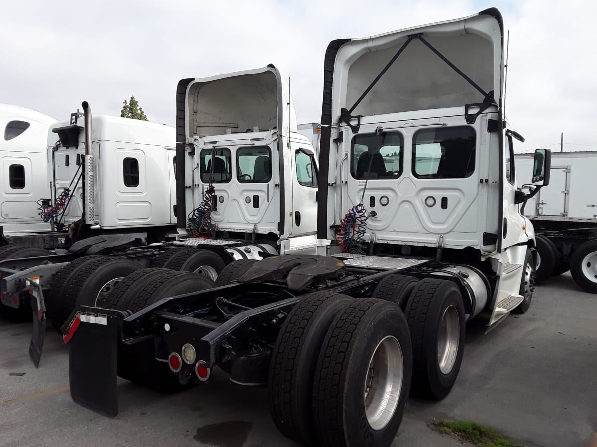 2019 Freightliner/Mercedes CASCADIA 125 810894