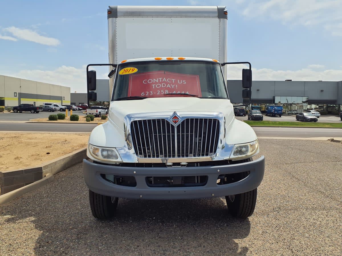 2019 Navistar International 4300 811037