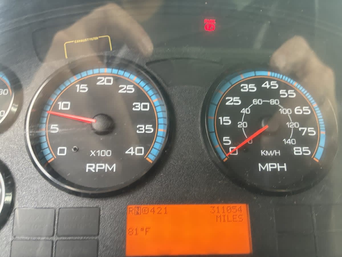 2019 Navistar International 4300 811043