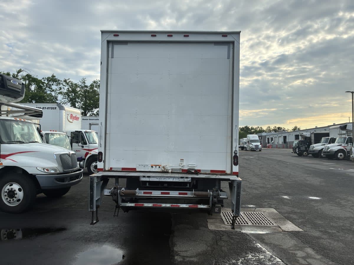 2019 Navistar International 4300 811043