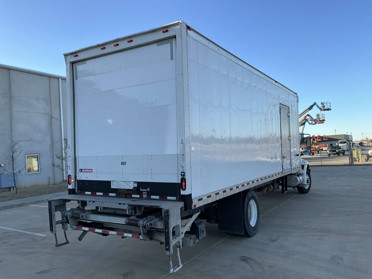 2019 Navistar International 4300 811068