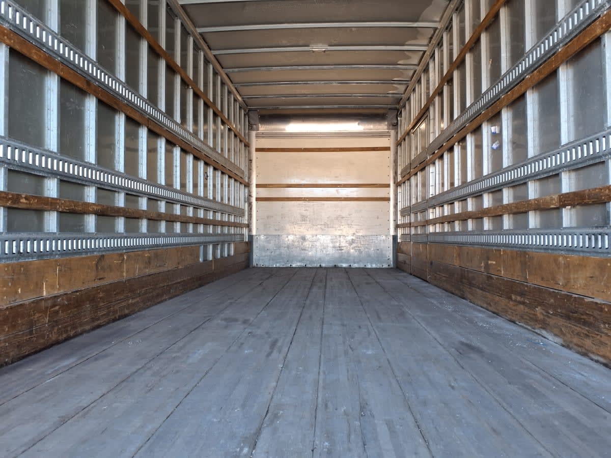 2019 Navistar International 4300 811077