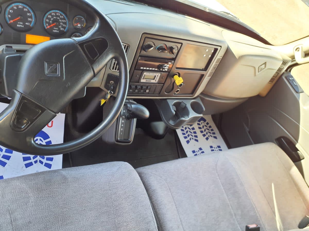 2019 International 4300 - image 7