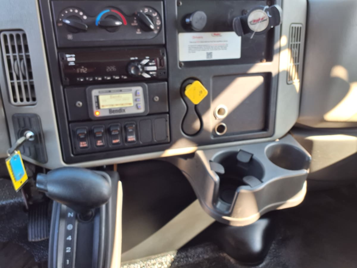 2019 Navistar International 4300 811149