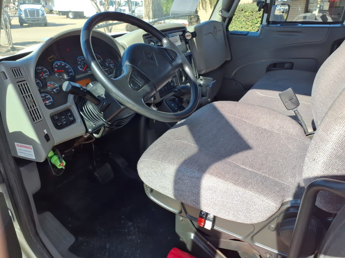 2019 Navistar International 4300 811206