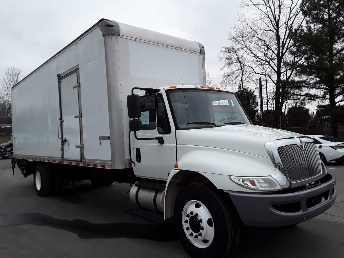 2019 Navistar International 4300 811302