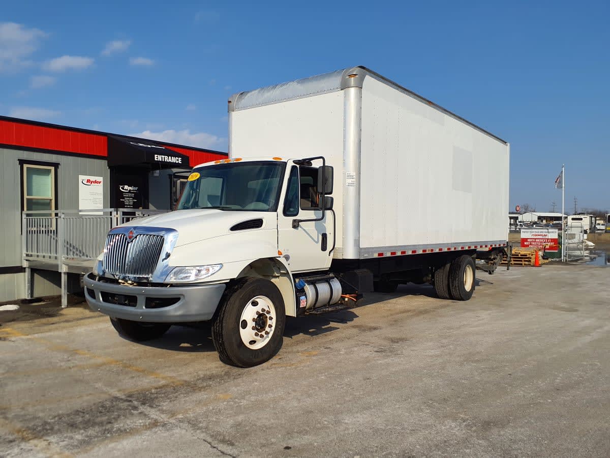 2019 Navistar International 4300 811303
