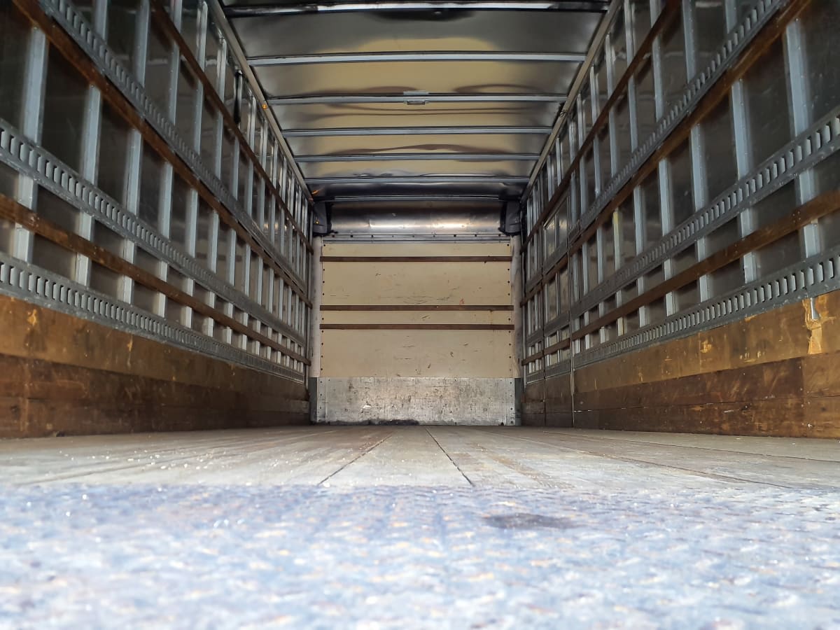 2019 Navistar International 4300 811303