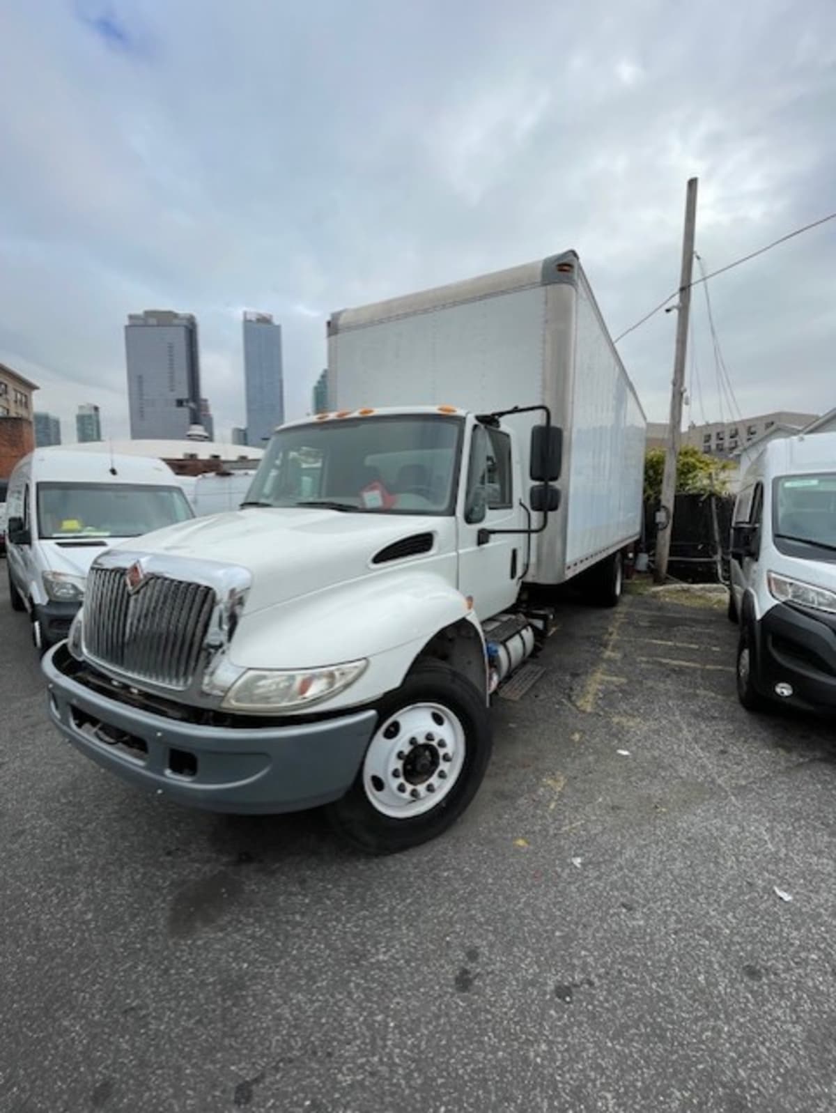 2019 Navistar International 4300 811350