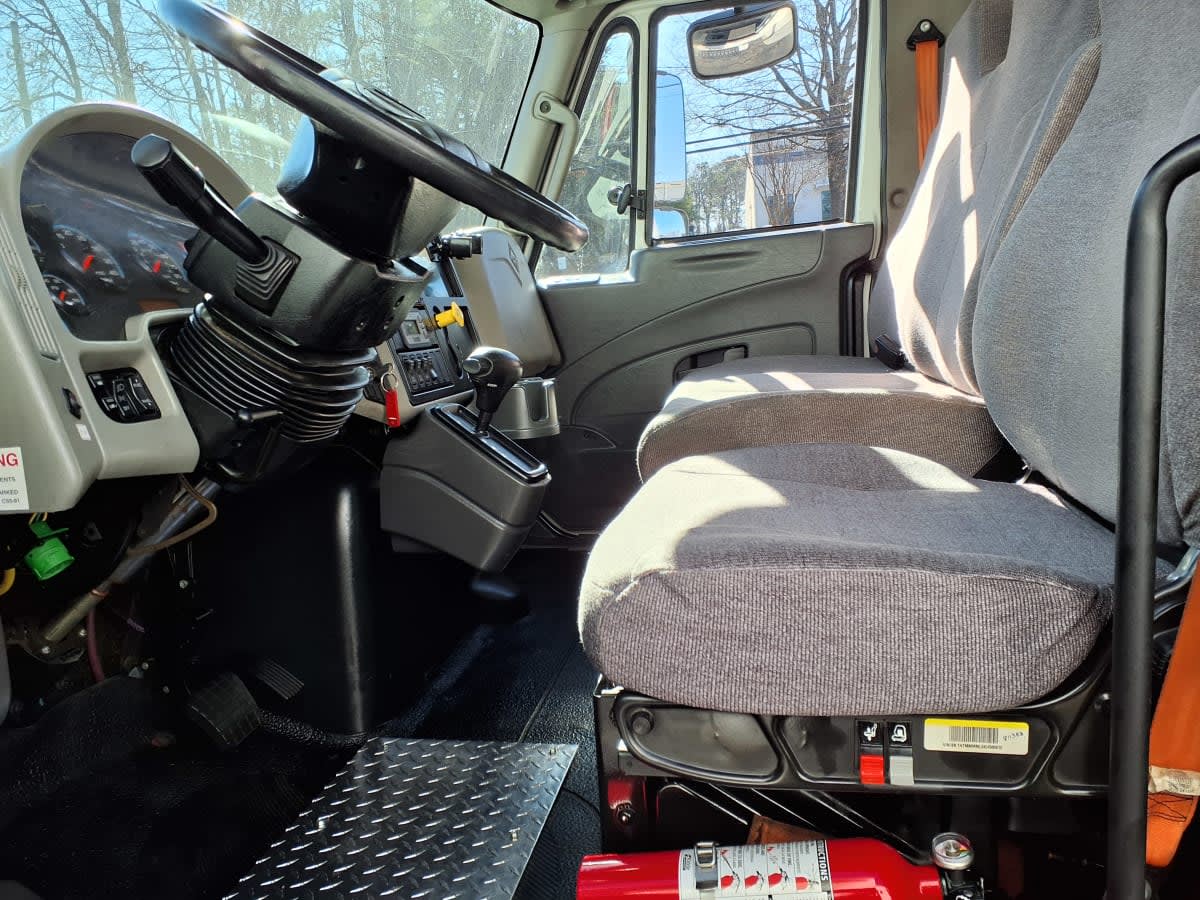 2019 Navistar International 4300 811353