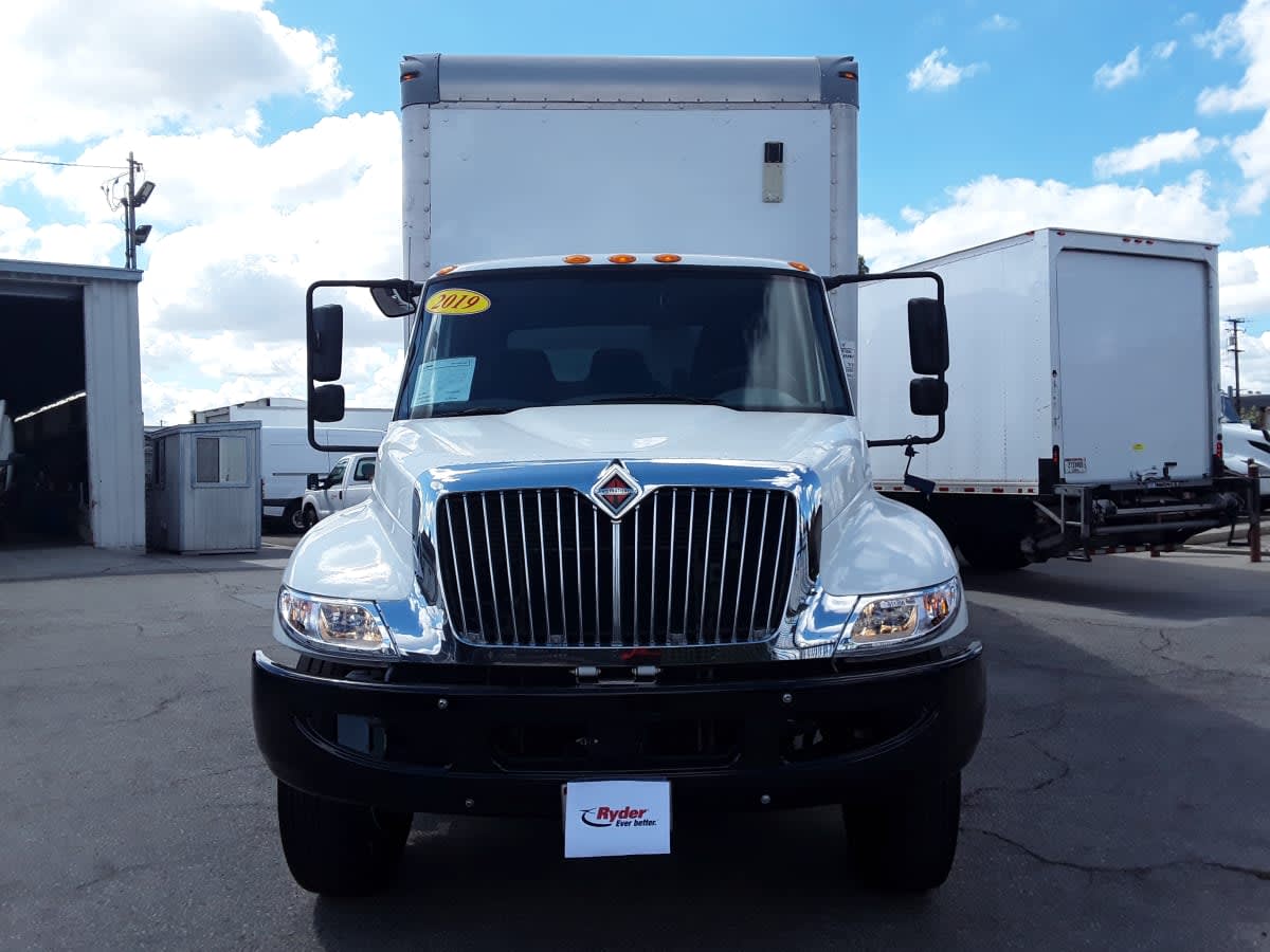2019 International 4300 in Montebello, CA — photo 2