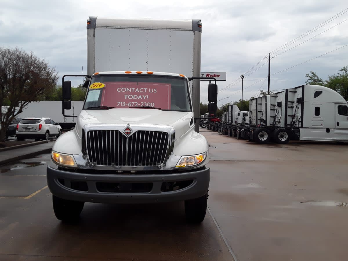 2019 Navistar International 4300 811439