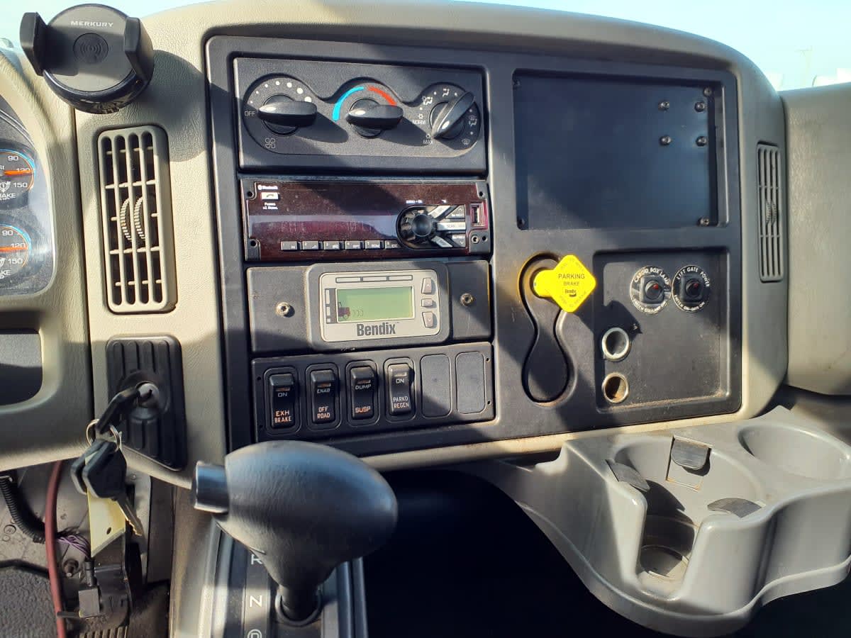 2019 Navistar International 4300 811448