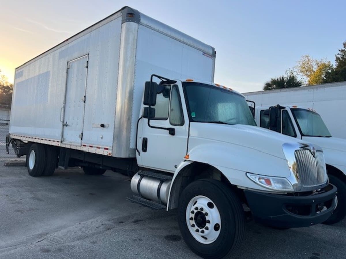 2019 Navistar International 4300 811476