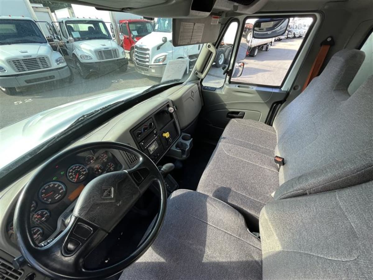 2019 Navistar International 4300 811481