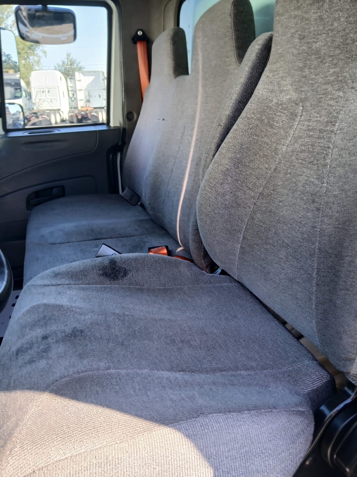 2019 Navistar International 4300 811525