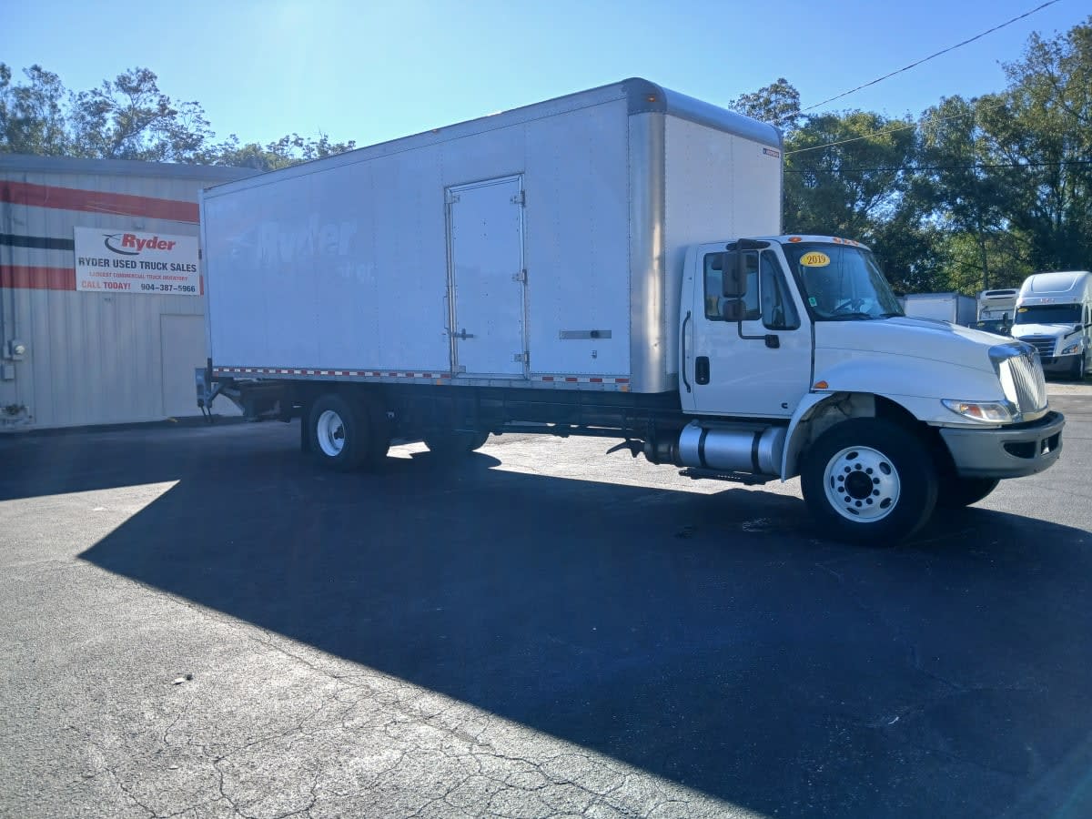 2019 Navistar International 4300 811525