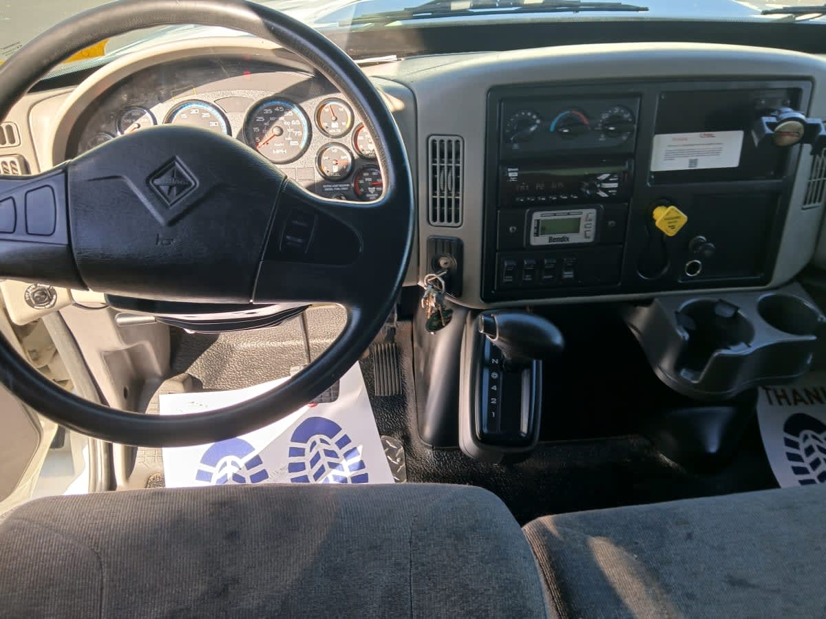 2019 Navistar International 4300 811525