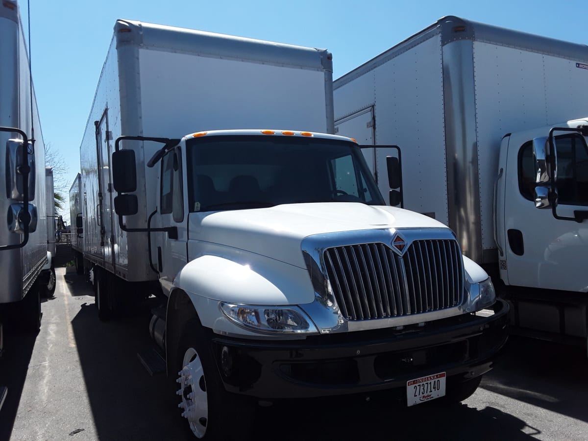 2019 Navistar International 4300 811551