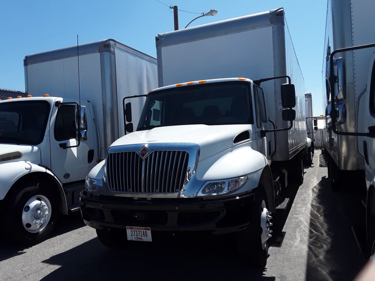 2019 Navistar International 4300 811551