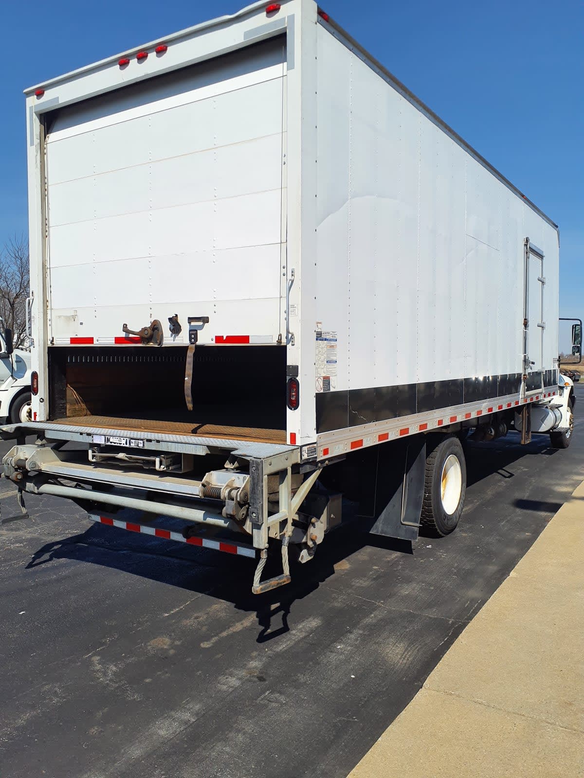 2019 Navistar International 4300 811559