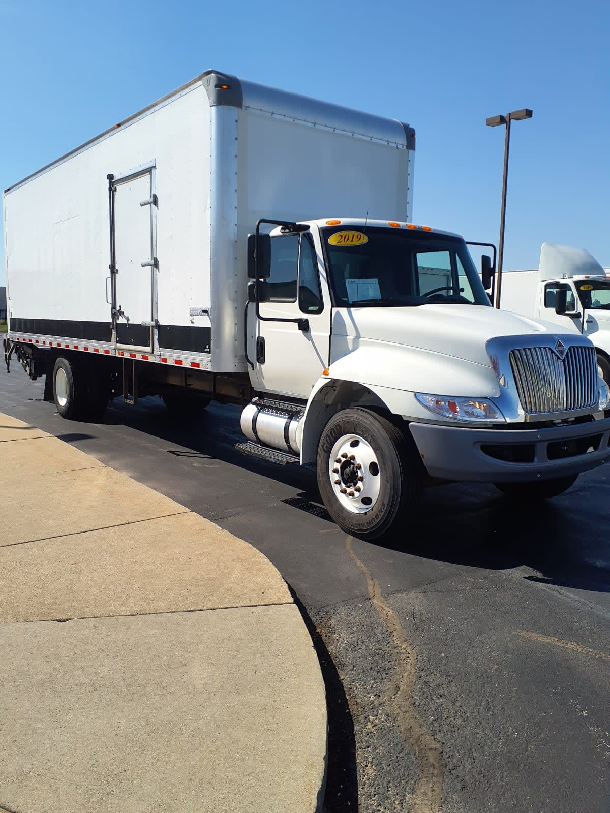 2019 Navistar International 4300 811559