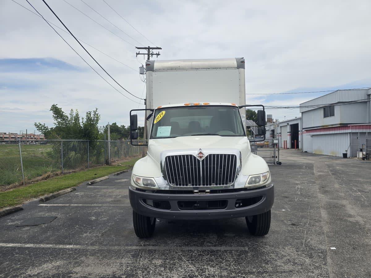 2019 International 4300 in Tampa, FL — photo 2