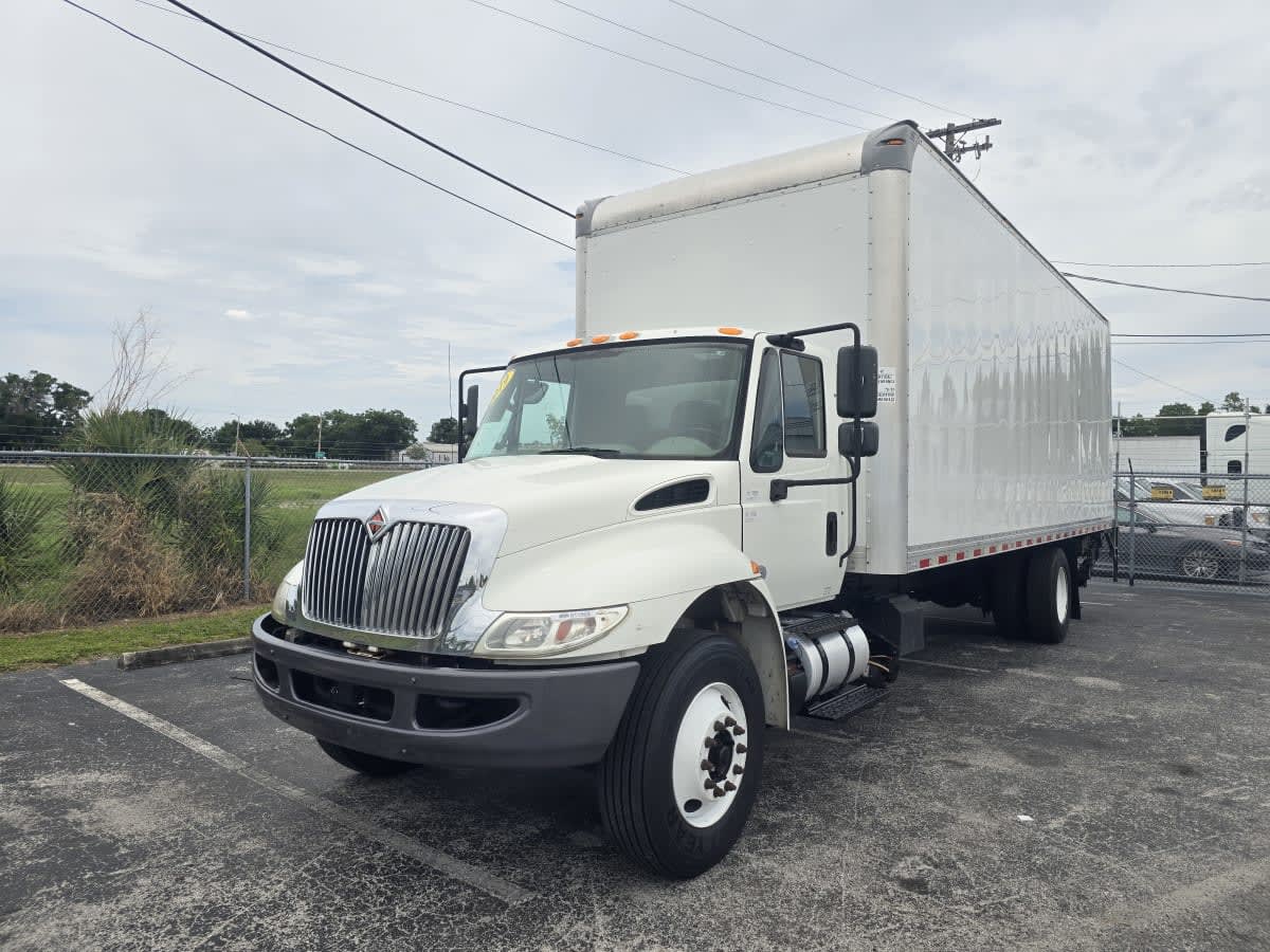 2019 International 4300 in Tampa, FL — photo 3