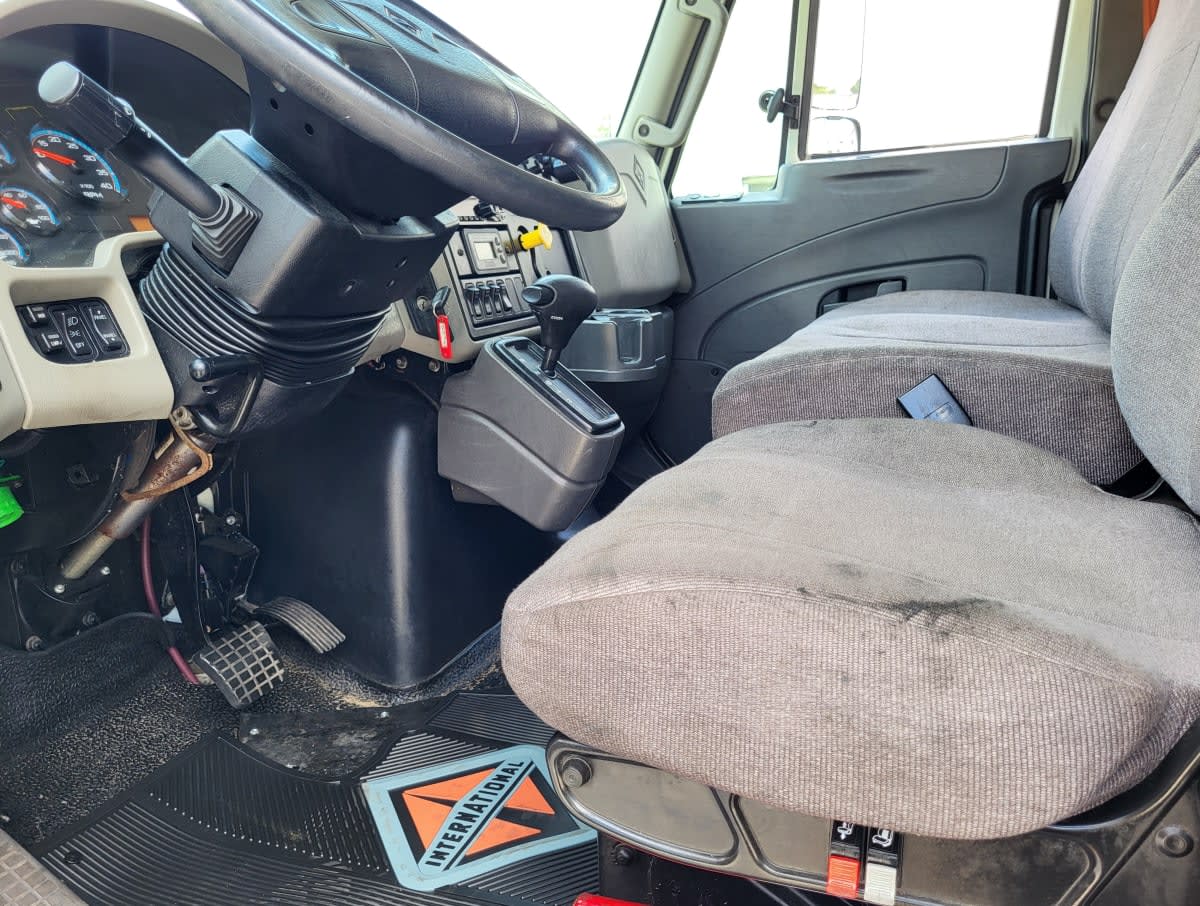 2019 Navistar International 4300 811625