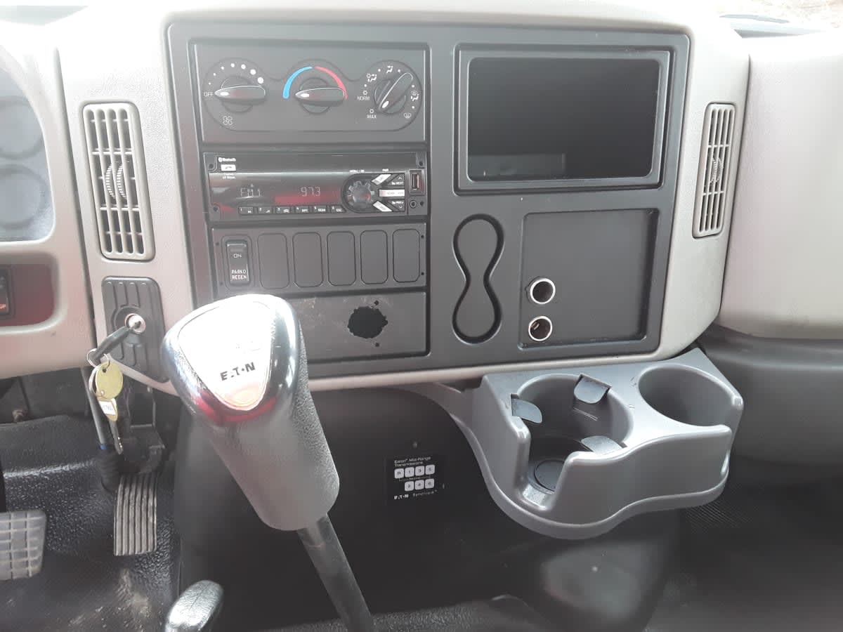 2019 Navistar International 4300 811660