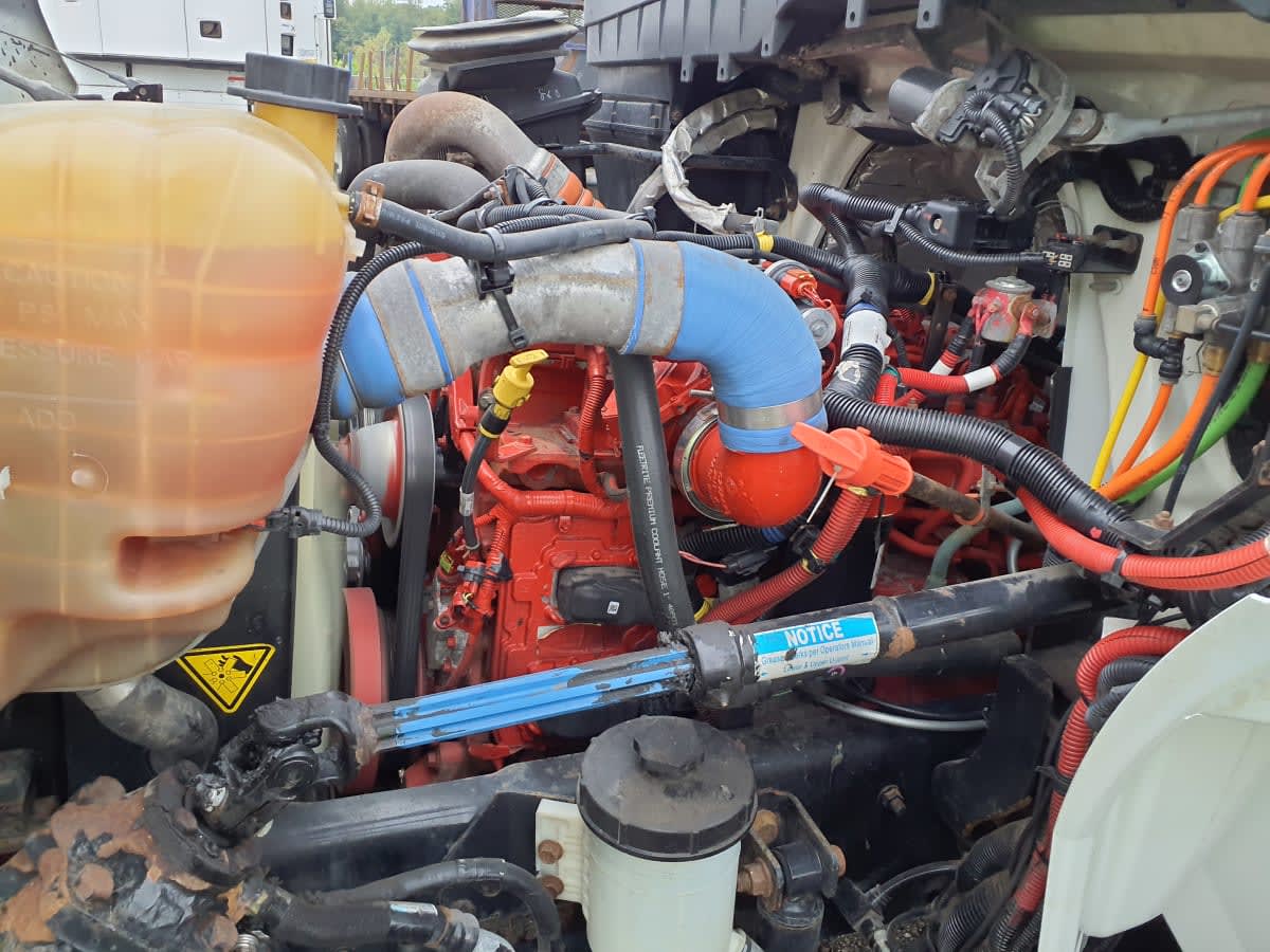 2019 Navistar International ND 700 811663