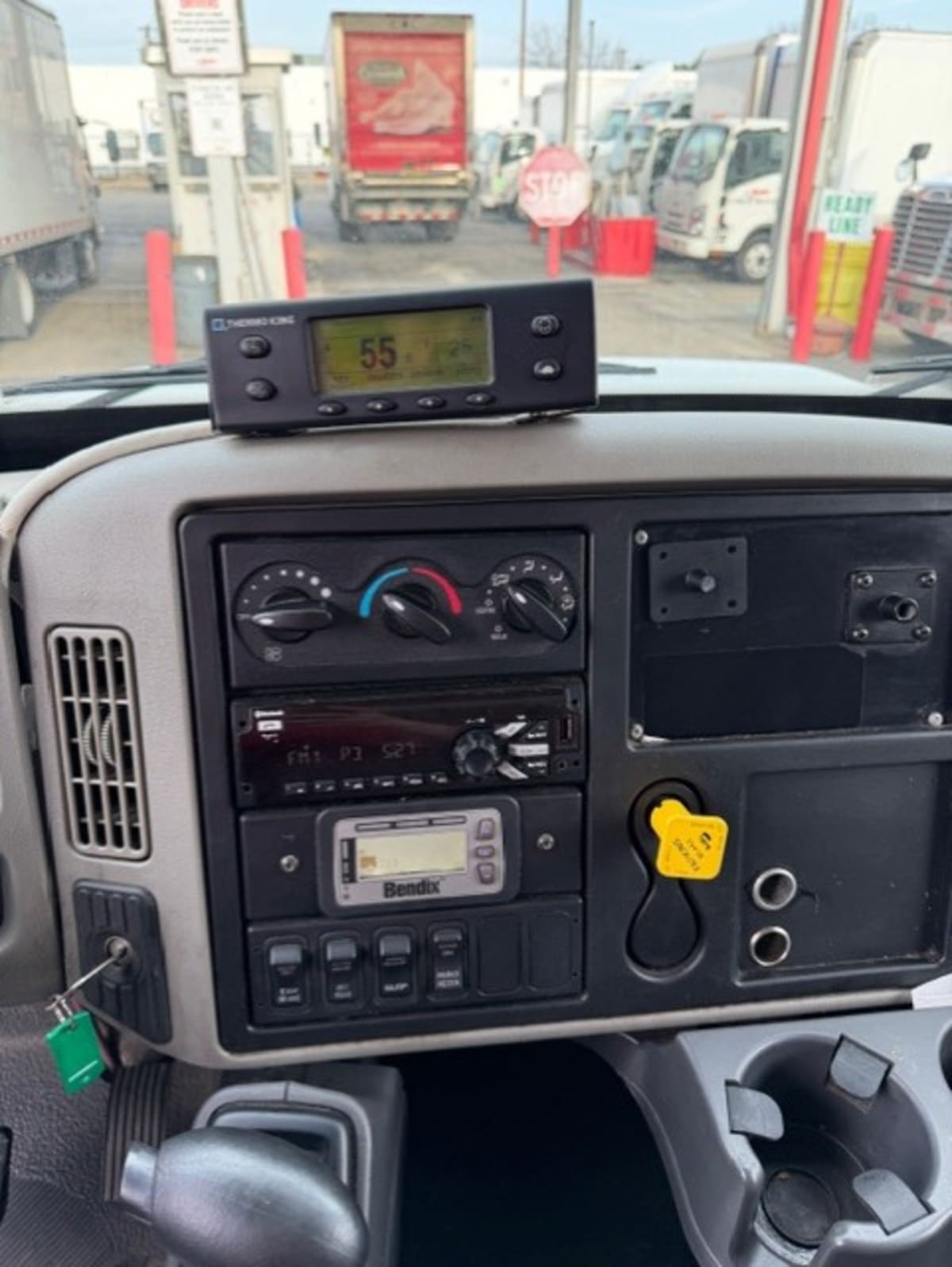 2019 Navistar International 4300 811670