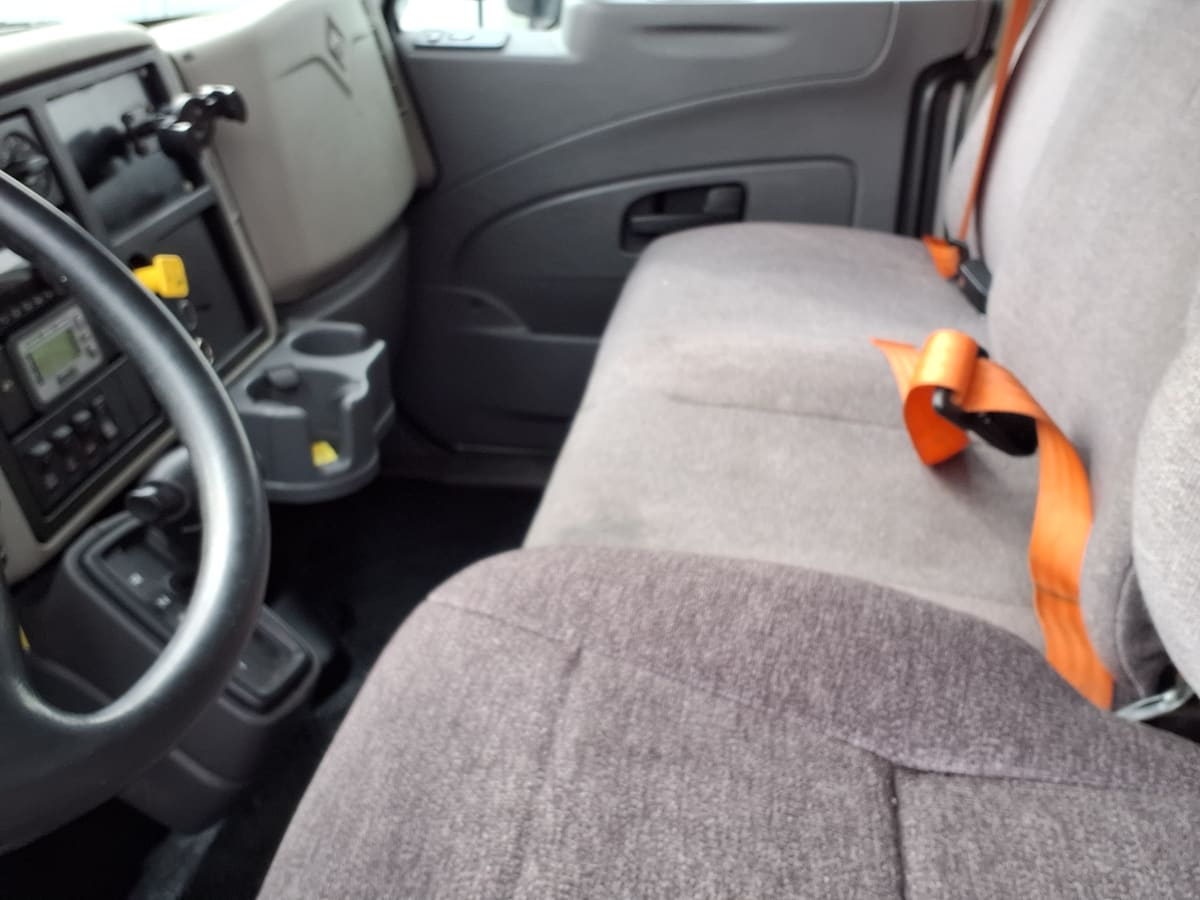 2019 Navistar International 4300 811679