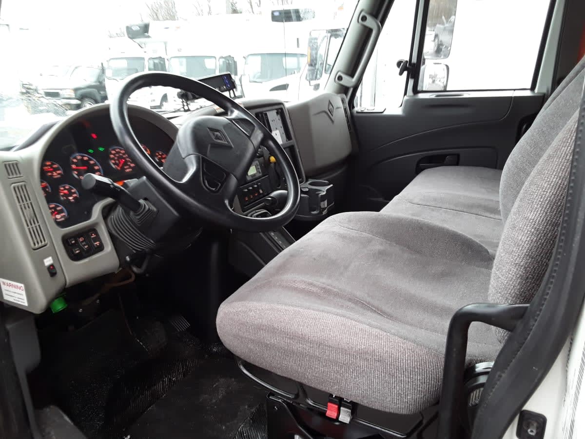 2019 Navistar International 4300 811696