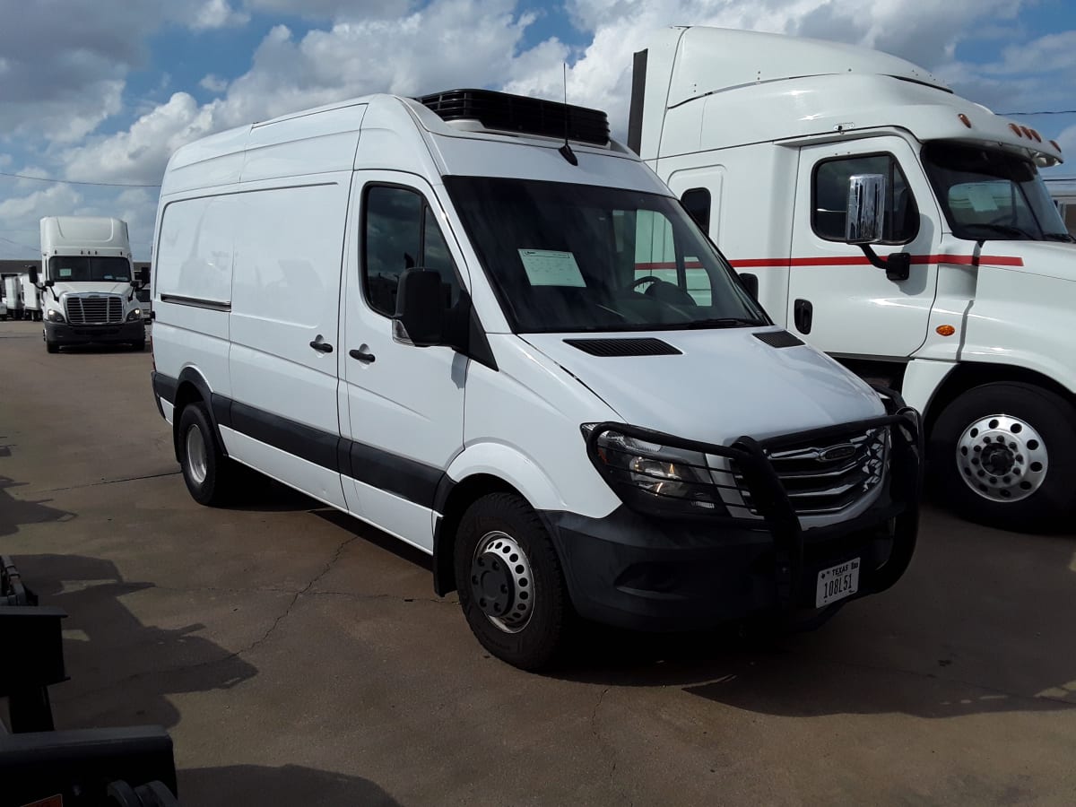 2018 Mercedes-Benz F3CA144 811771