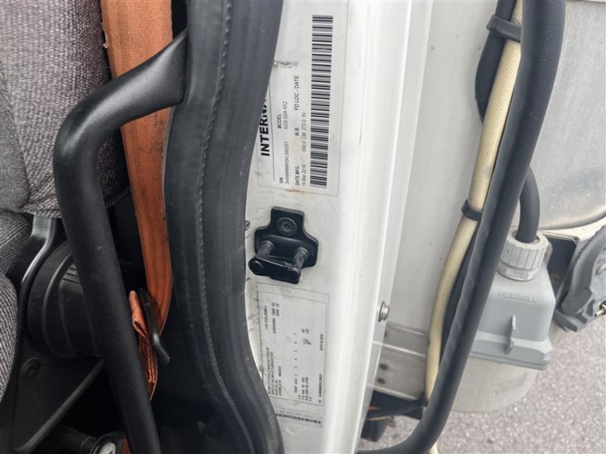 2019 Navistar International 4300 811772