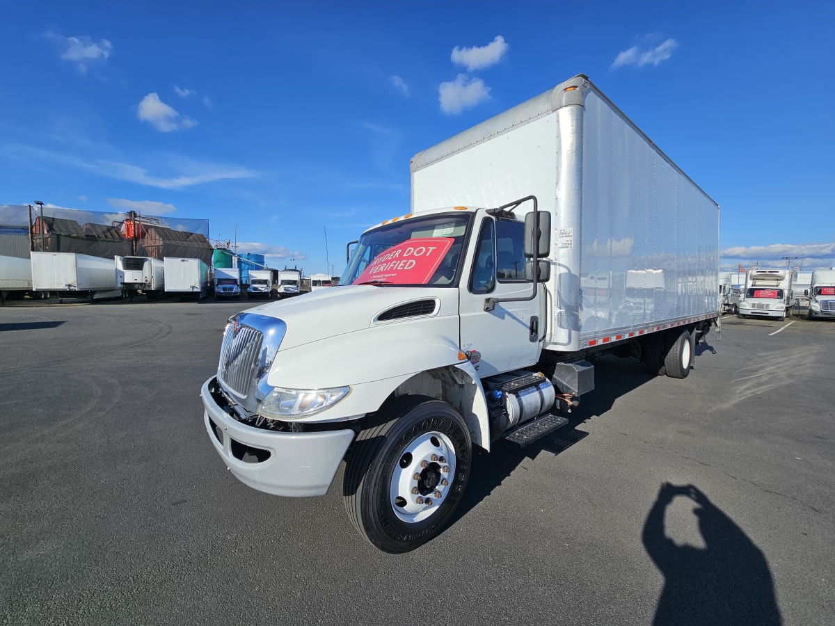 2019 Navistar International 4300 811777