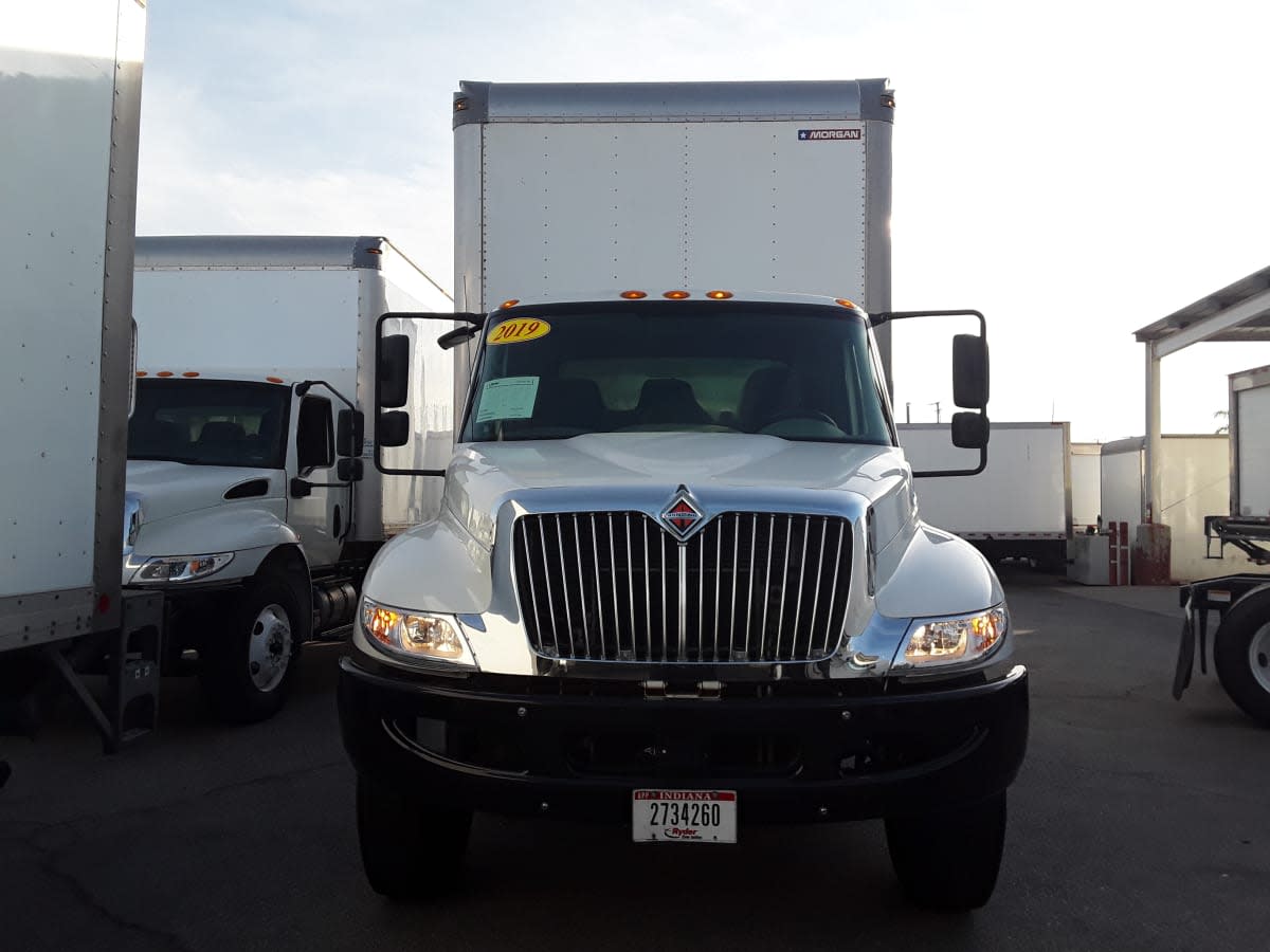 2019 Navistar International 4300 811780