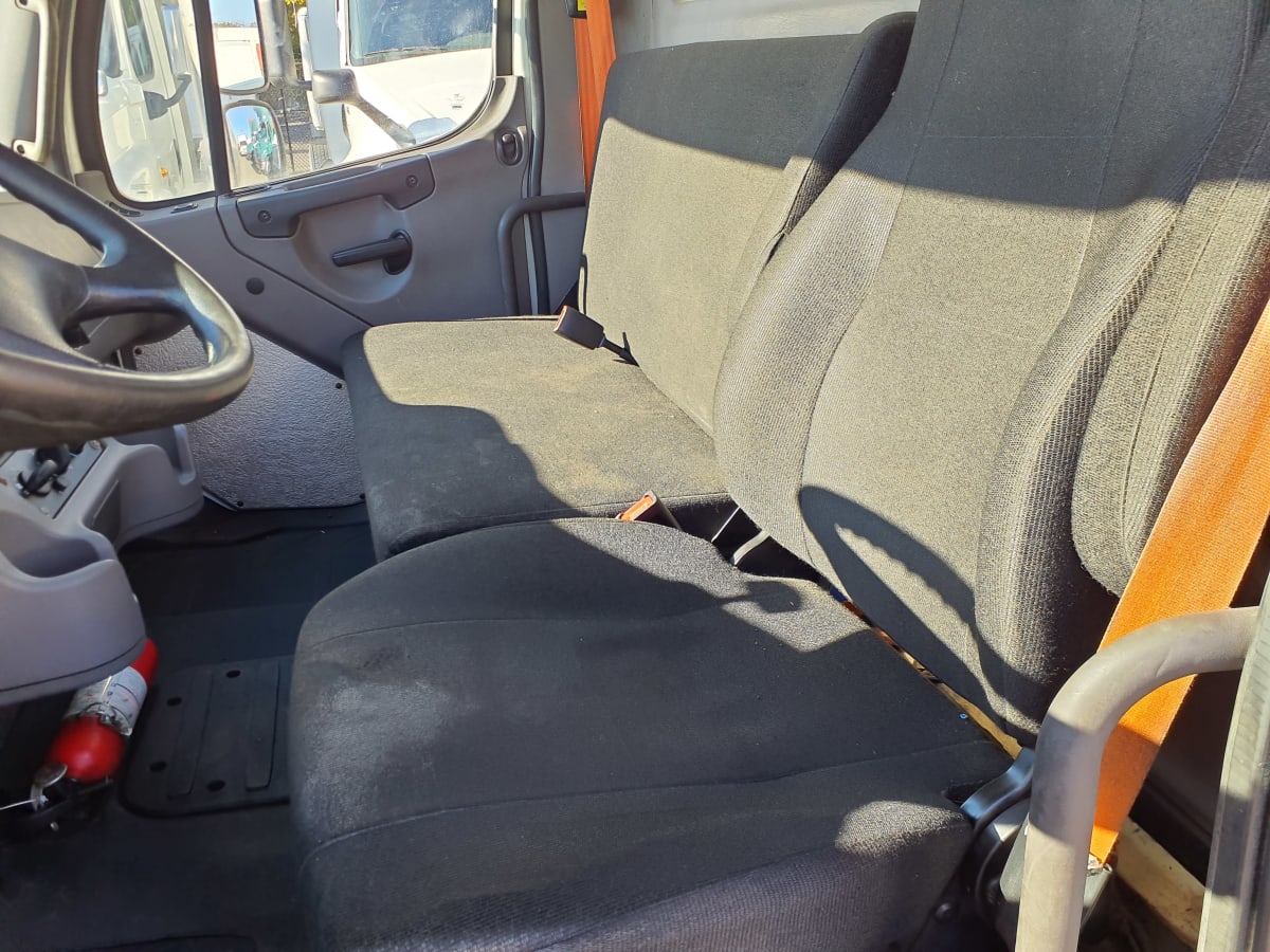 2019 Freightliner/Mercedes M2 106 811789