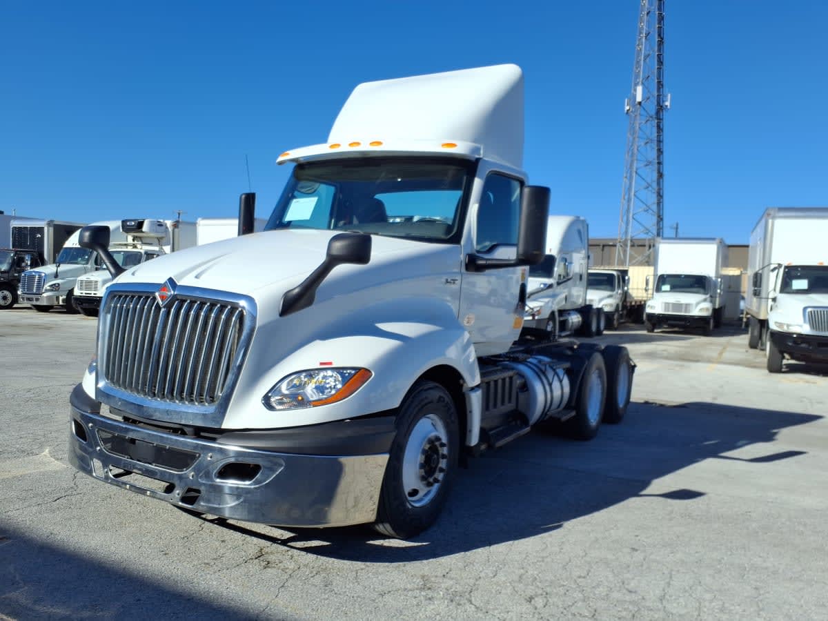 2019 Navistar International LT625 DAYCAB T/A 811817 2019 Navistar International LT625 DAYCAB T/A 811817