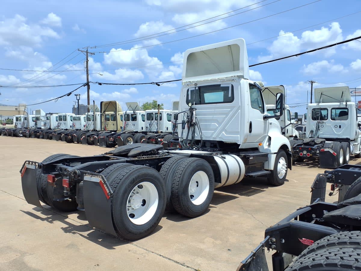 2019 International LT in Dallas, TX — photo 4